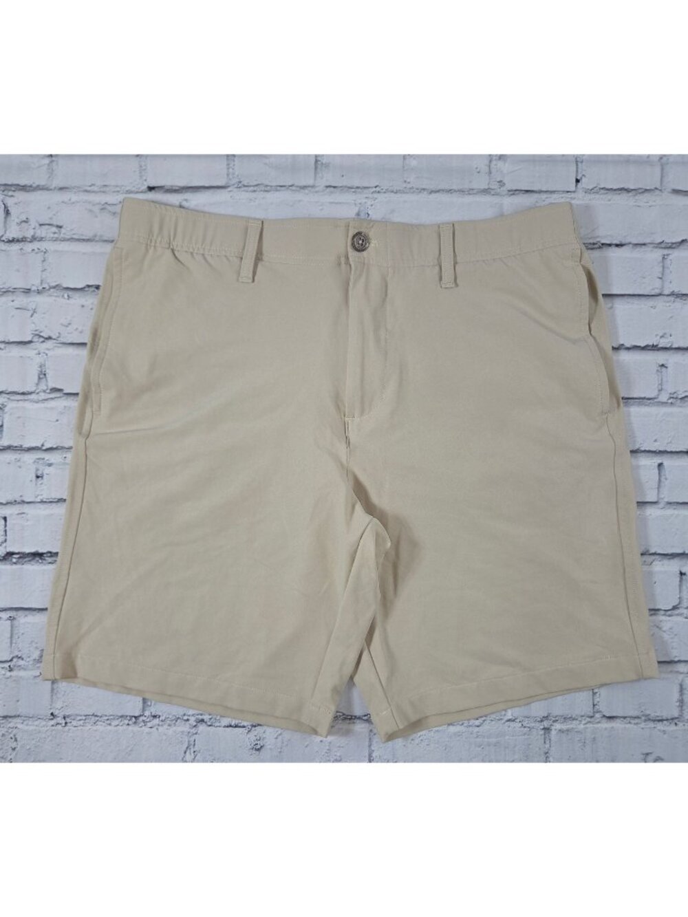 Under Armour Mens Beige Golf Shorts Size 36 Performance Stretch